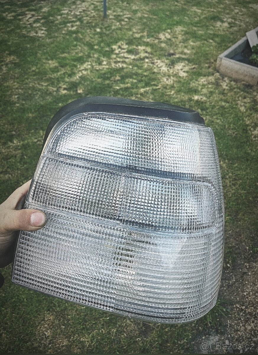 Čiré zadní lampy Diamond Škoda felicia
