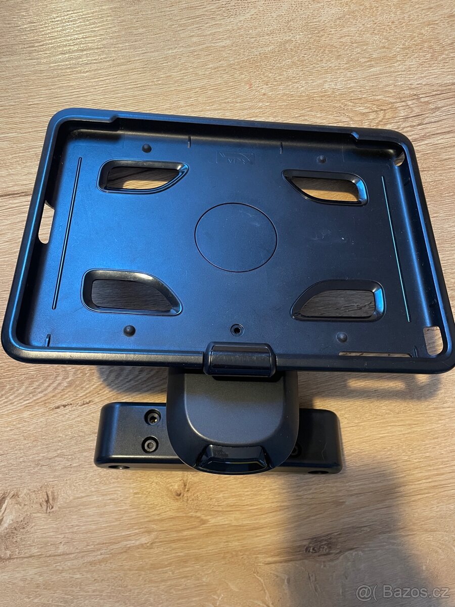 Držák tabletu iPad do auta