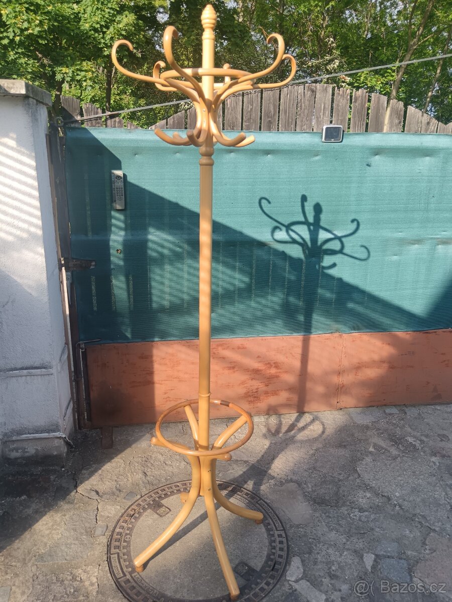 Věšák TON Frenštát