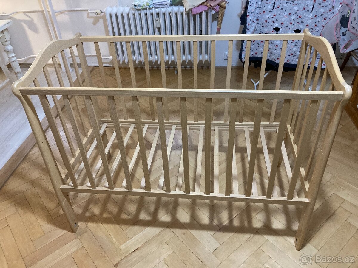 Dětská dřevěná postýlka/kolébka