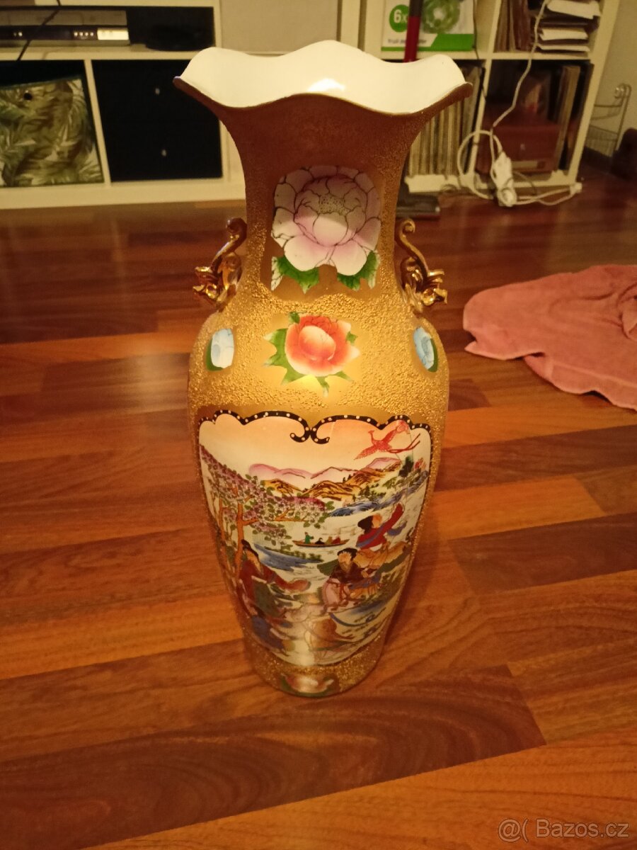 Japonská nebo čínská váza
