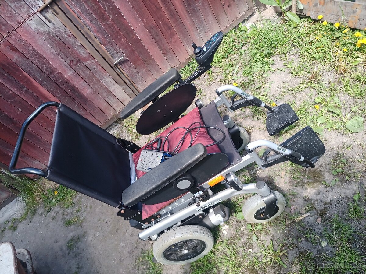 Prodám elektrický invalidní vozík funkční