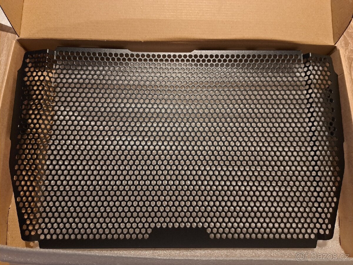 Kryt chladiče Triumph