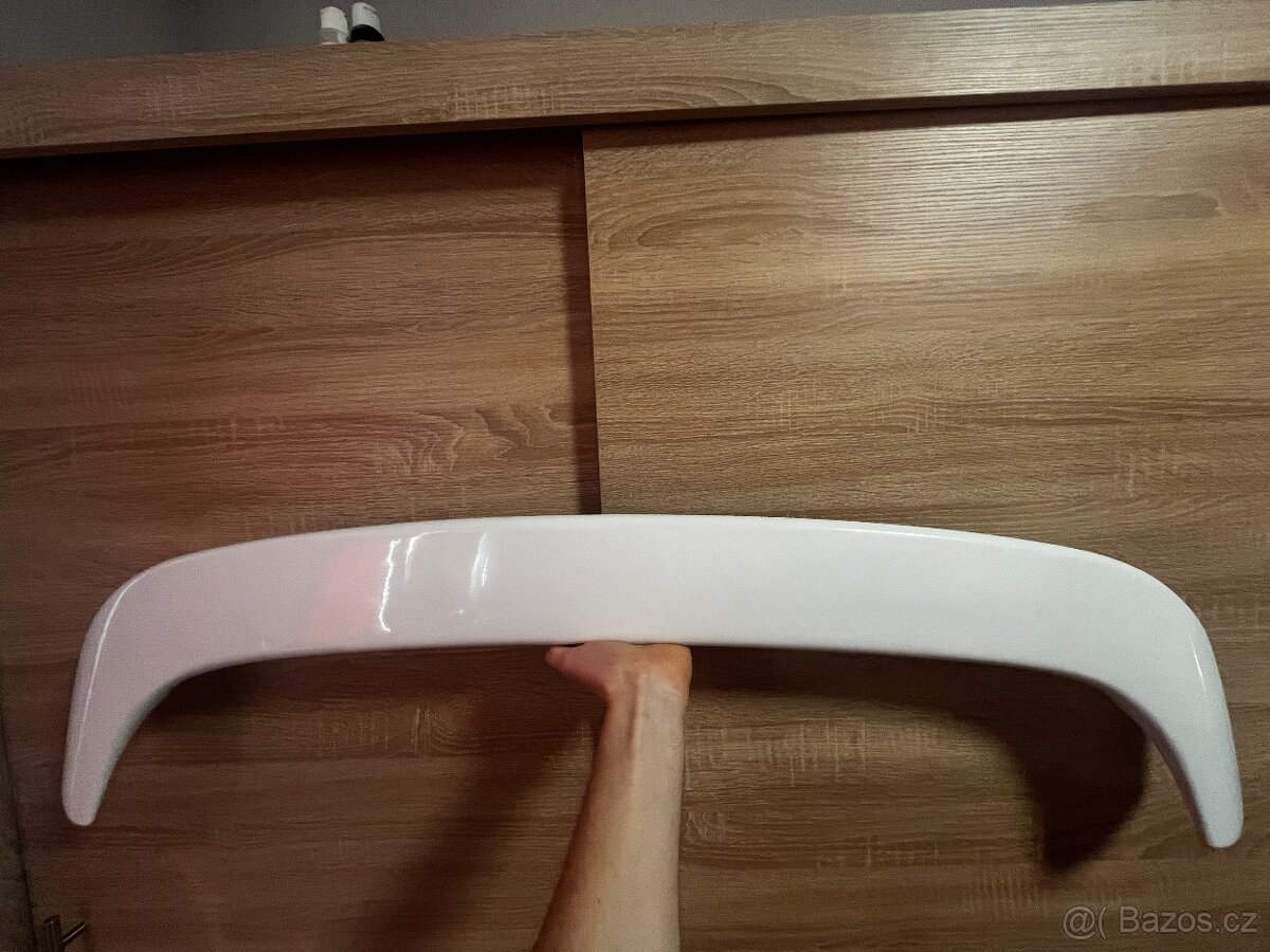 Spoiler kufru Golf 4
