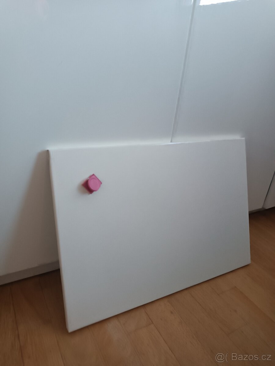 Bílá magnetická nástěnka