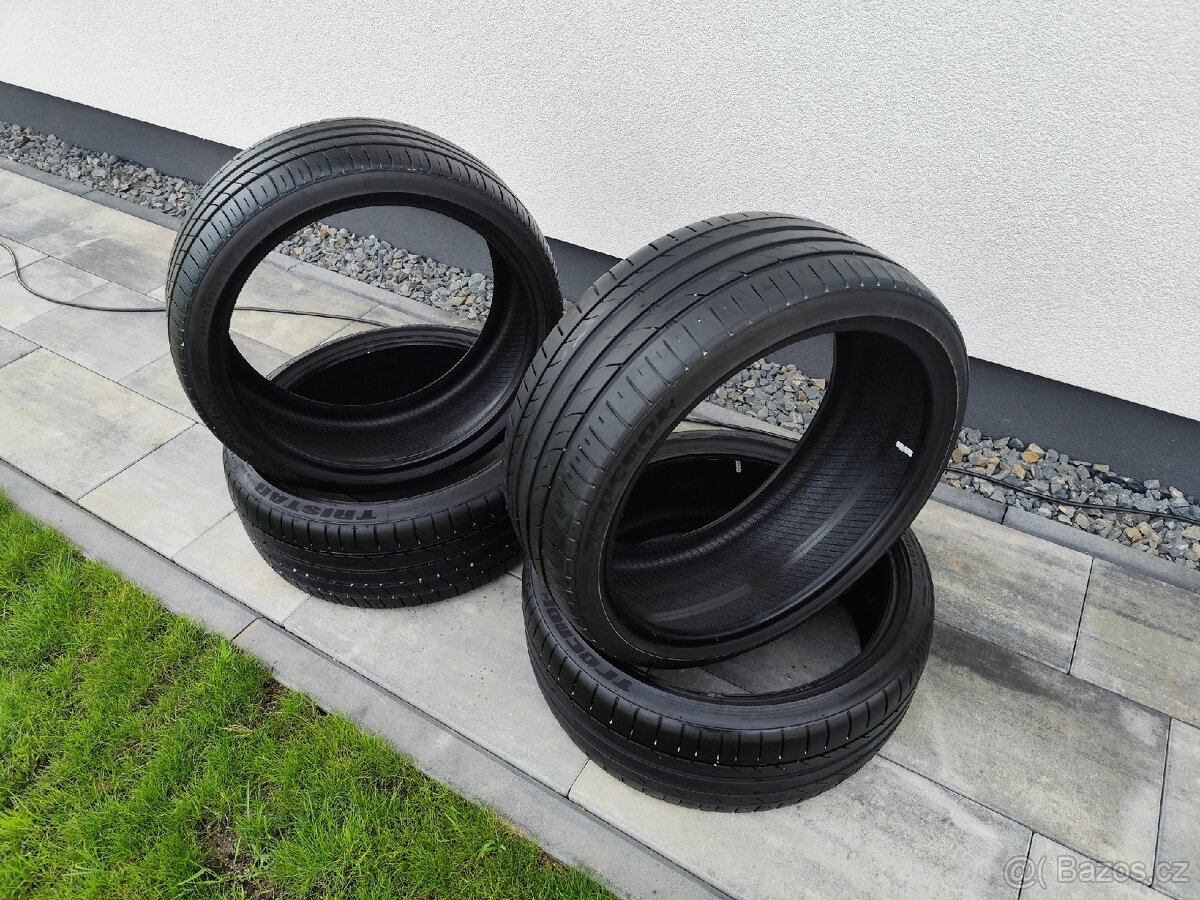 225/35 r19