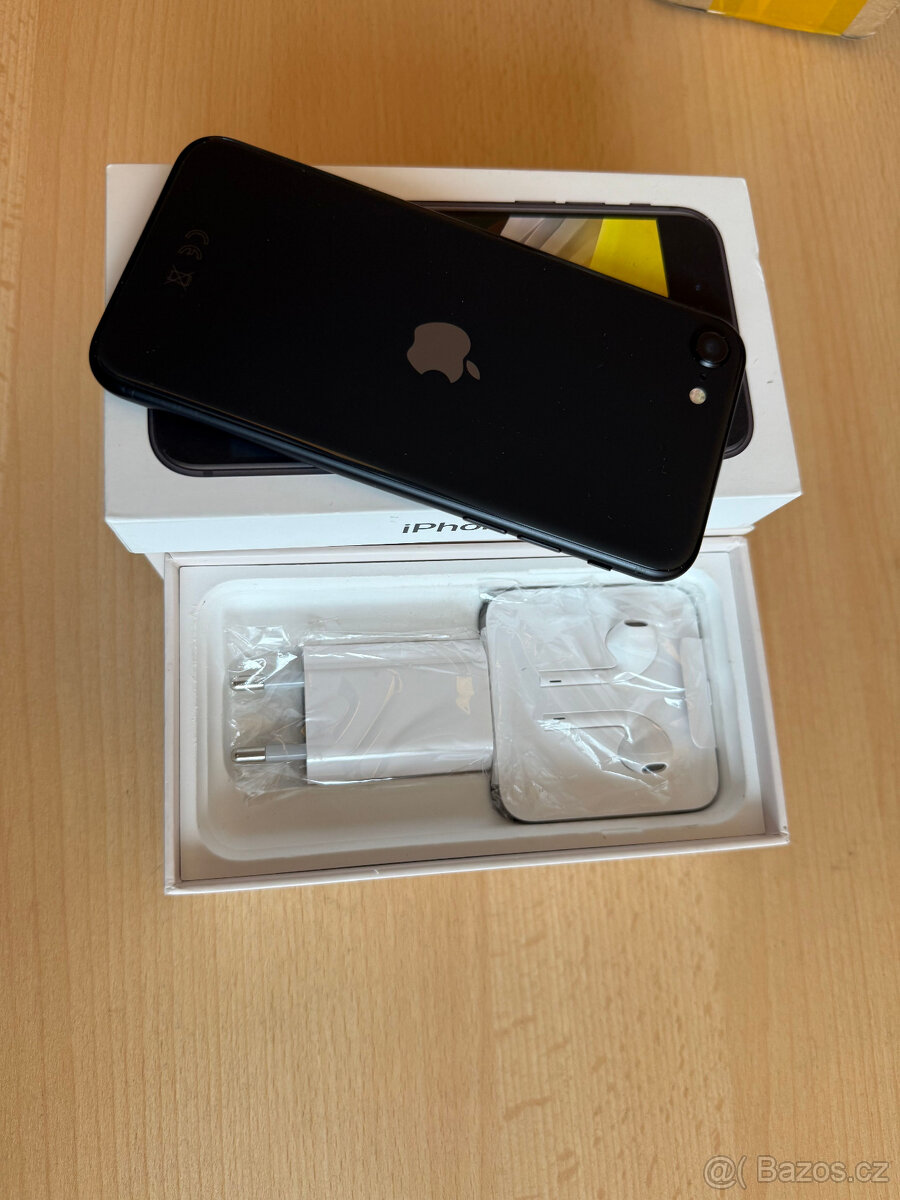 ZÁNOVNÍ. IPHONE SE-2020- / 64 GB. BLACK. ZÁRUKA
