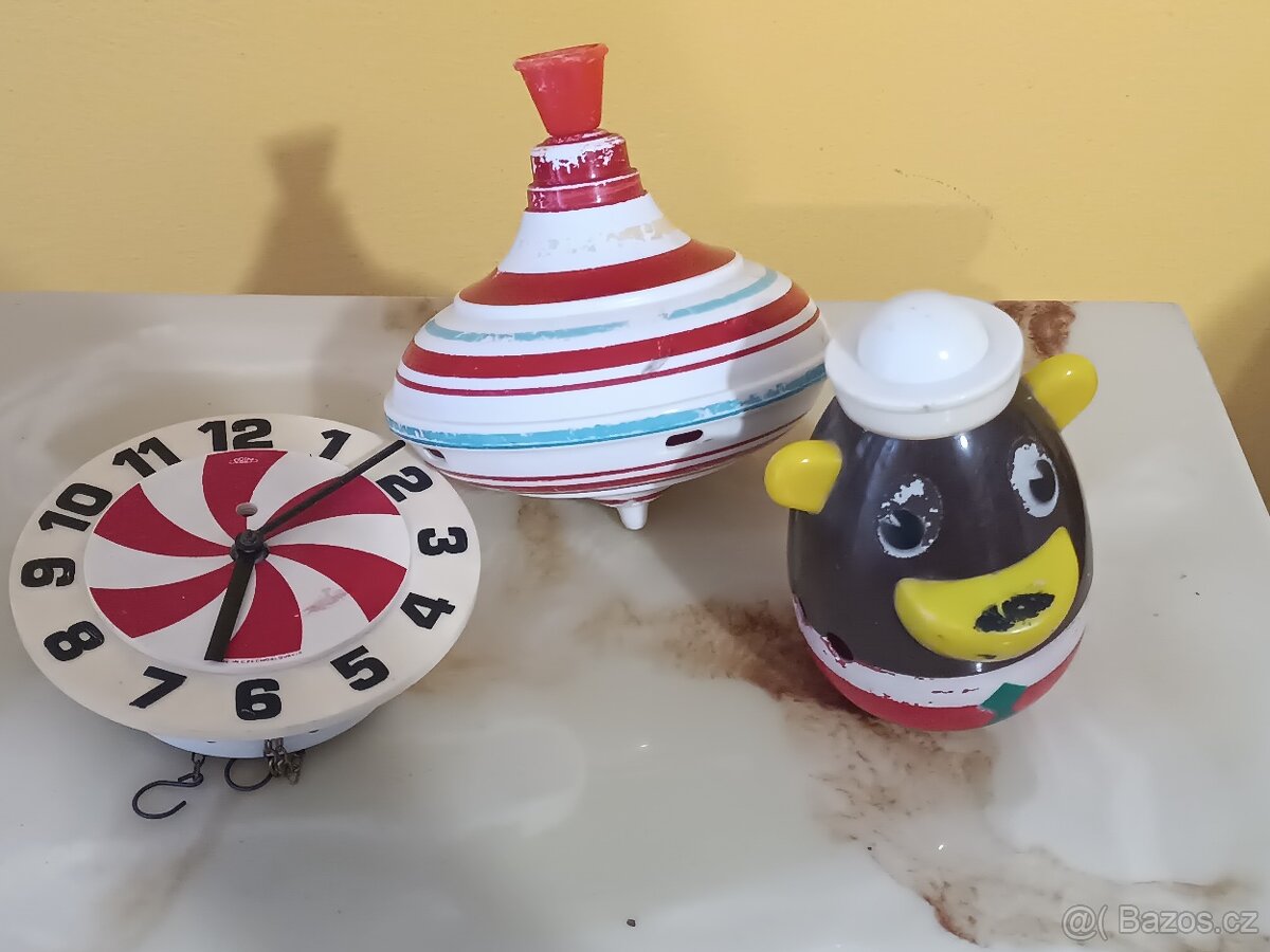 Retro hračky, hodiny