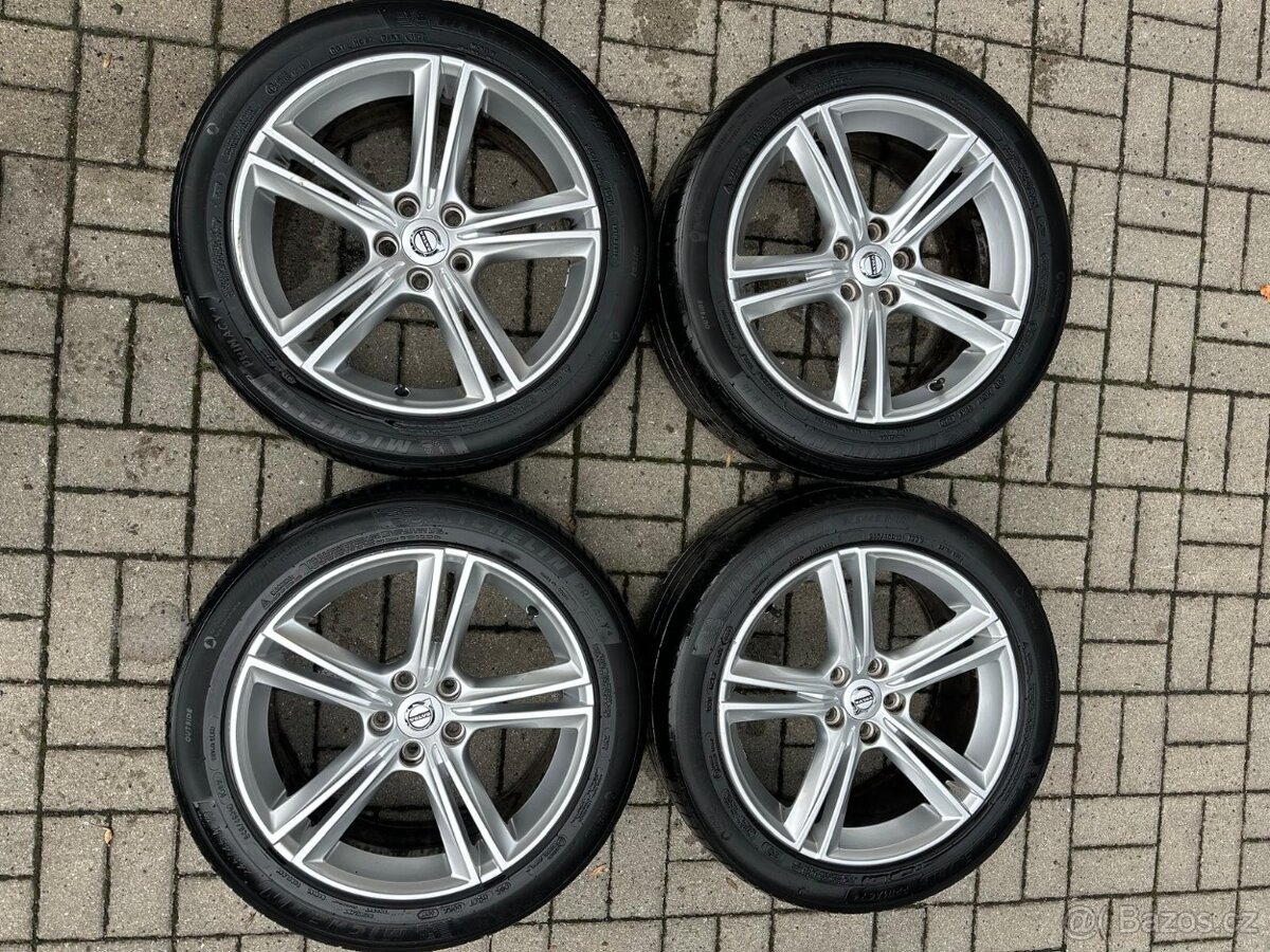ALU kola Volvo pneu Michelin 245/45 R18 letní pneu