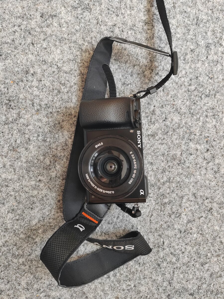 Sony A6000 + příslušenství