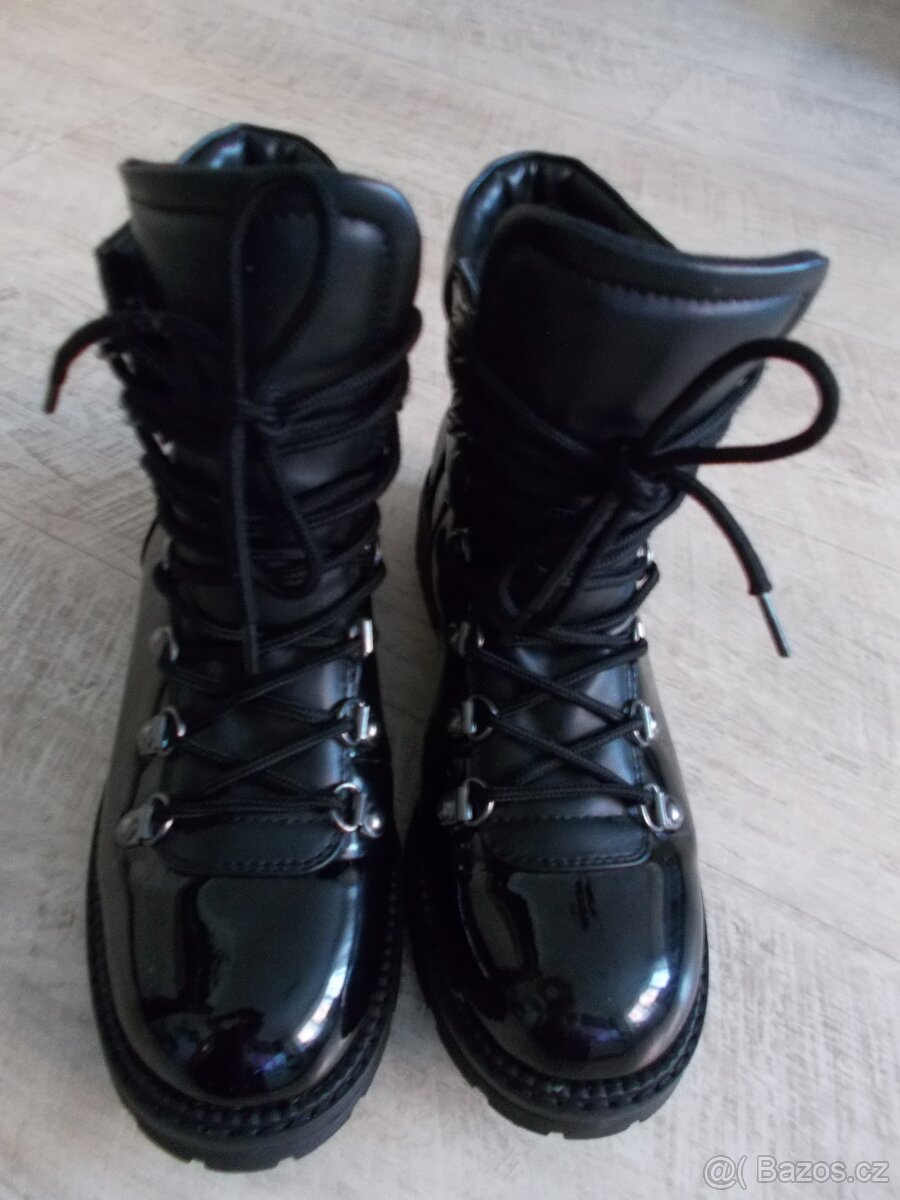 ŠPIKOVÉ NADKOTNÍKOVEBOTY LANDROVER