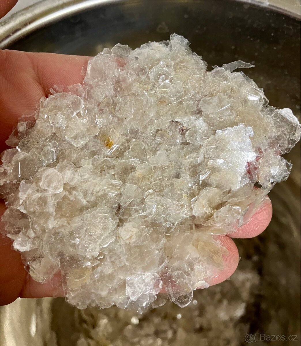 Slída - slídové vločky do fasády a břízolitové omítky