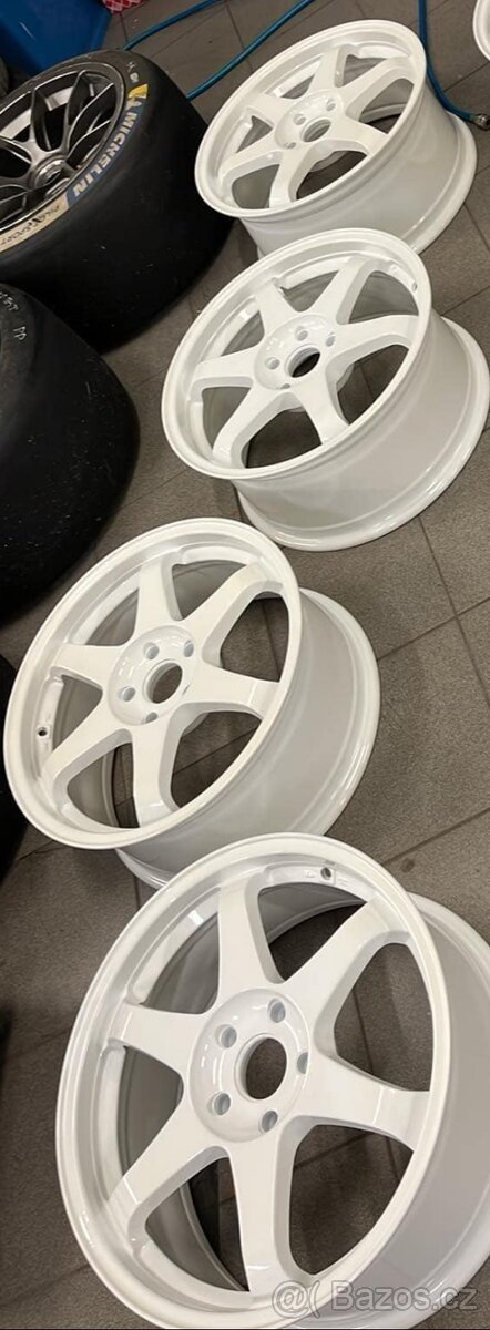 Japan Racing JR3 18x8 ET40 5x114,3