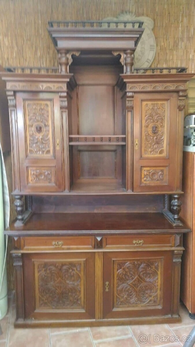 Starožitný sekretář