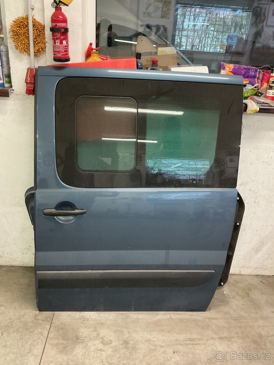 Peugeot expert - boční posuvné dveře.