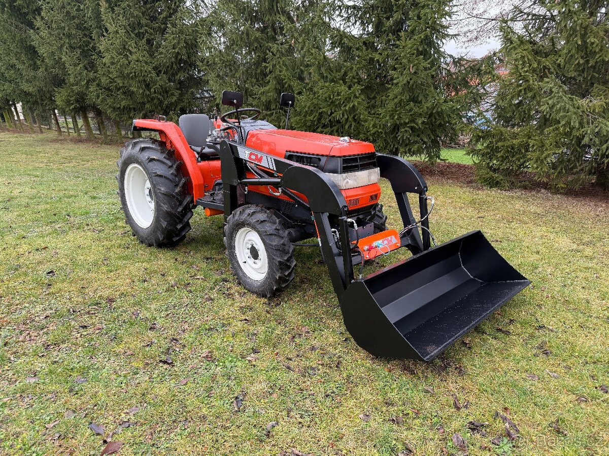 Malotraktor kubota GL32 s celním nakladačem 450