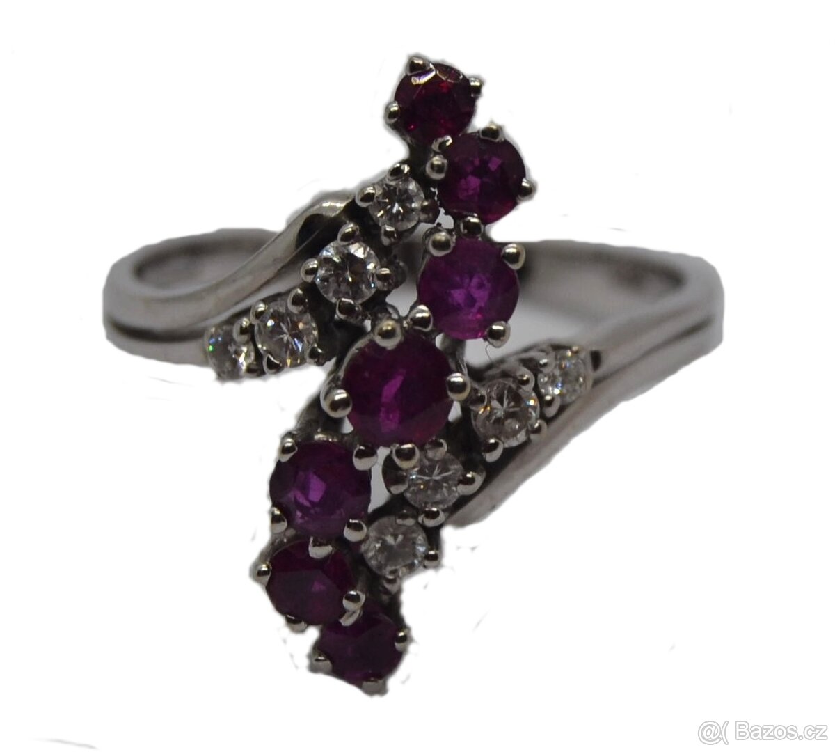 Zlatý prsten s rubíny a brilianty