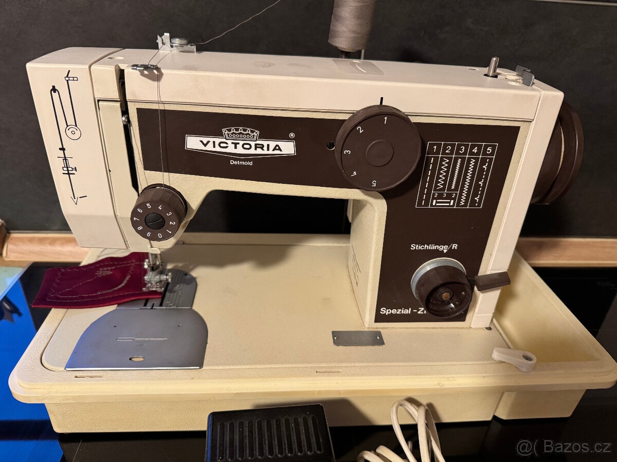 Šicí stroj Victoria Detmold kovový