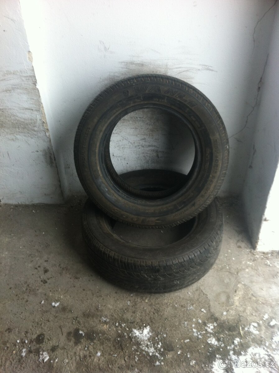 Zimní Pneu 215/60R15