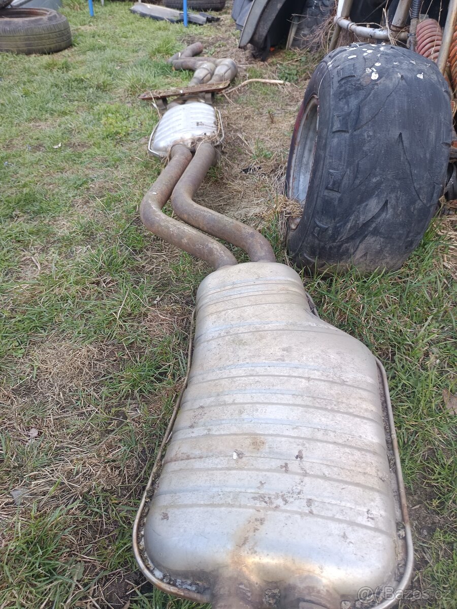 E46 330d 135kw sedan výfuk s katm