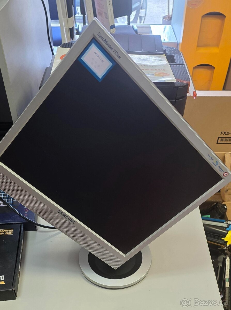 LCD Samsung SyncMaster 713BM