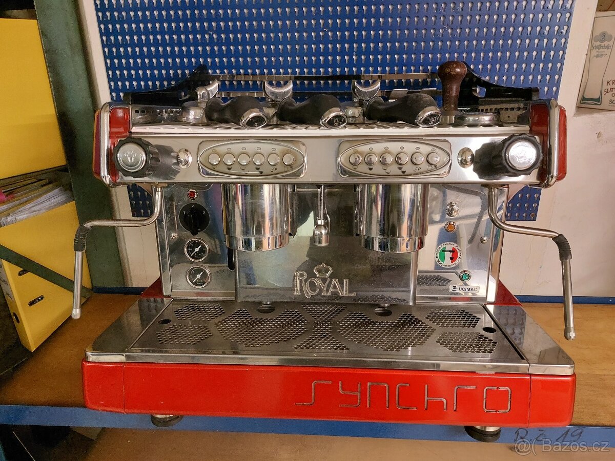 Profesionální dvoupákový kávovar  synchro
