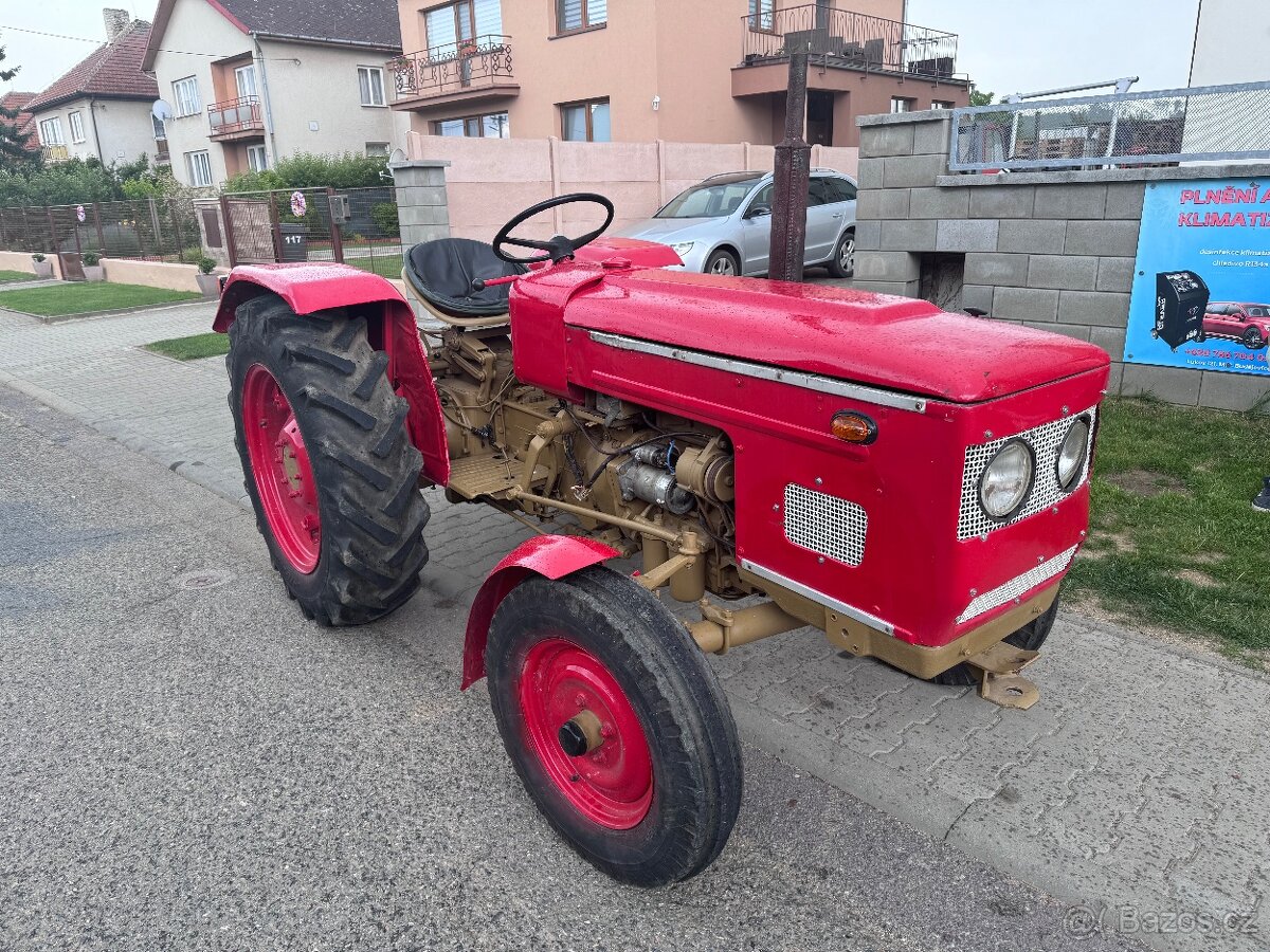 Zetor 2511 s papíry ČR