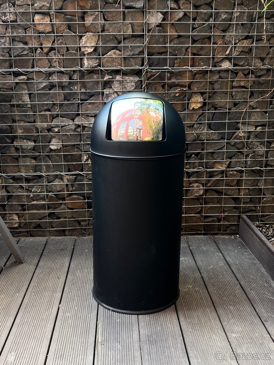Matný černý odpadkový koš – 40 l, bytelný s kovovou nádobou