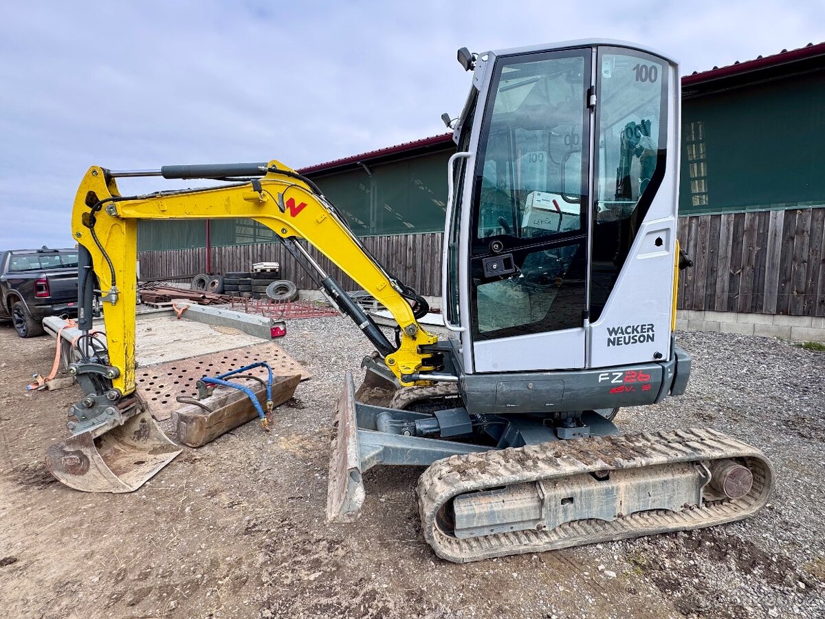 Bagr Wacker Neuson EZ26