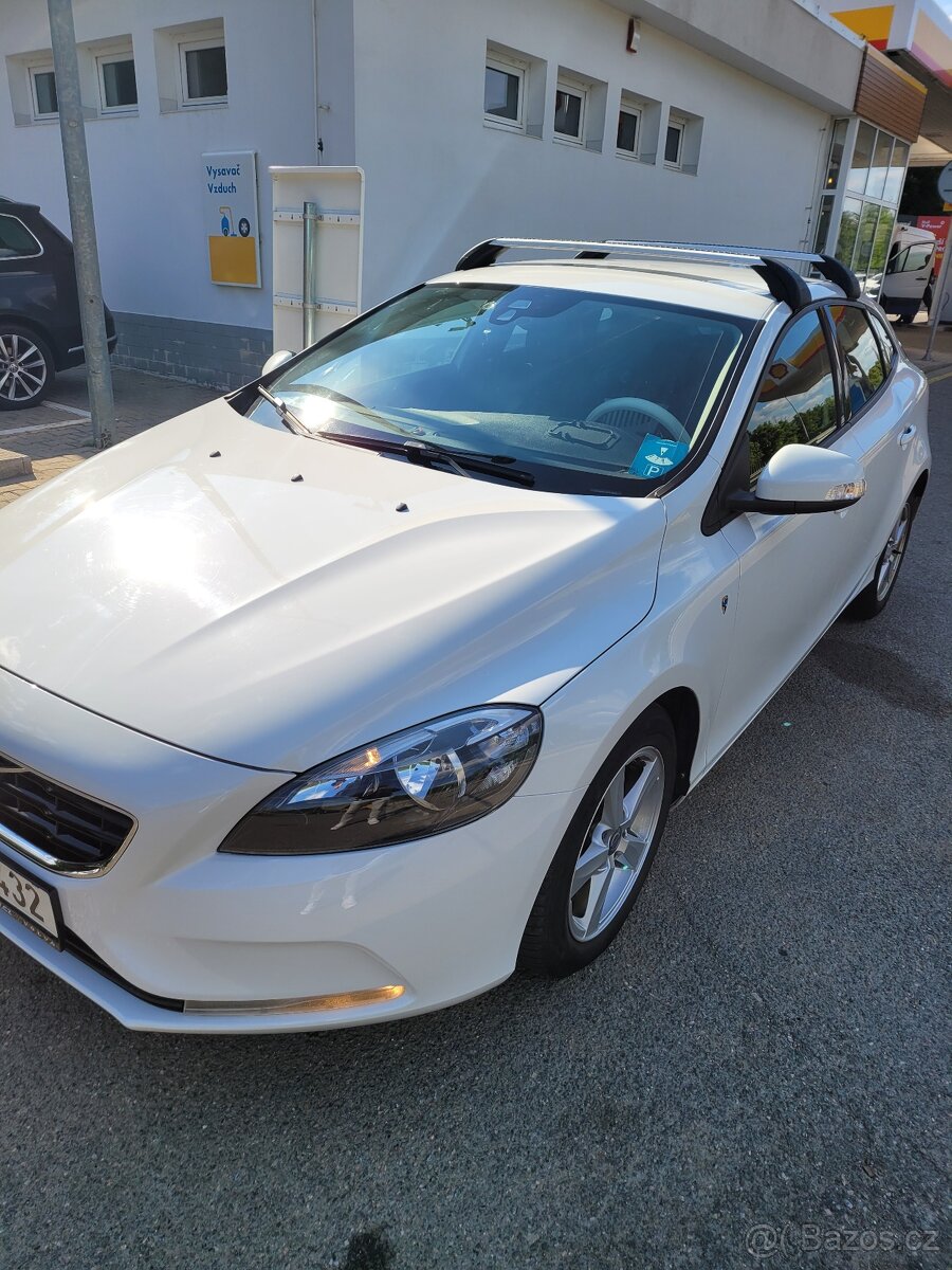 Volvo V40 D2
