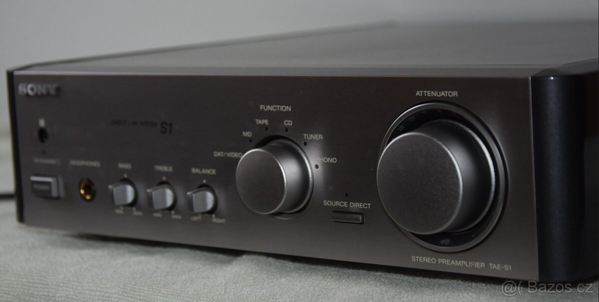 Preamplifier Sony TAE-S1 z řady SCALA pro aktivní repro