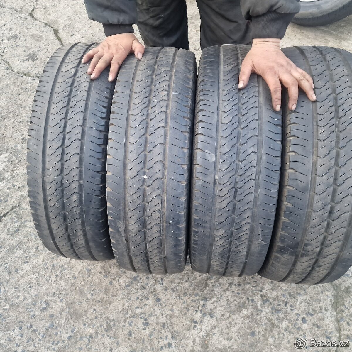 PRODÁM 4 LETNÍ PNEU BARUM 215/75/16C, CENA JE ZA 4 KUSY PNEU