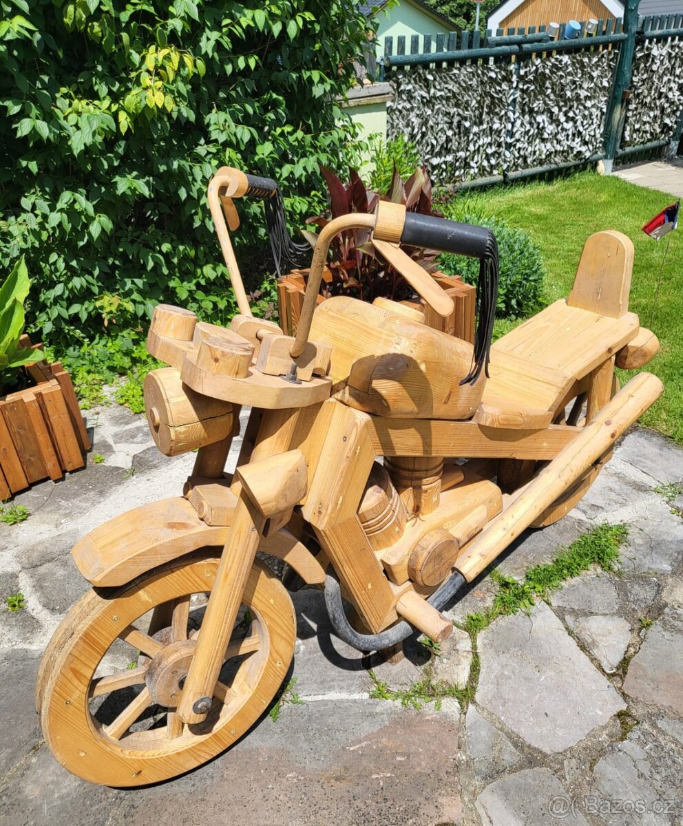 Dřevěná motorka