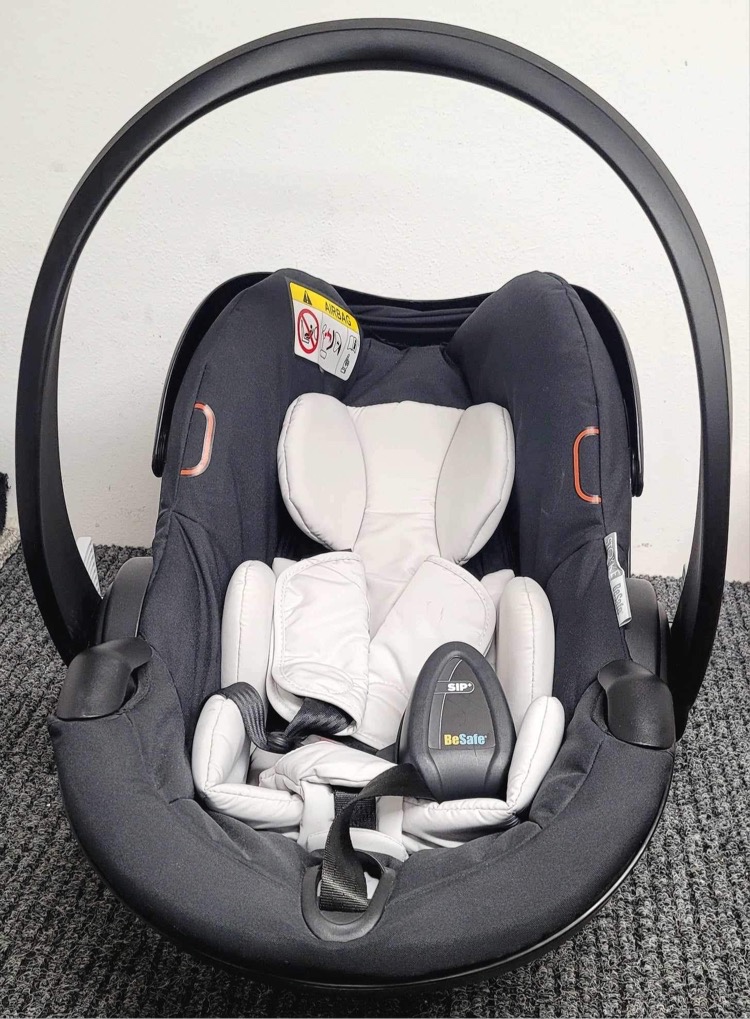 Stokke Izi Go Modular X 1 by BeSafe Black