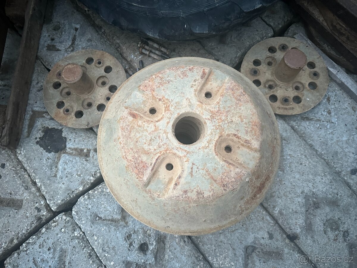 Prodám zadní závaží zetor