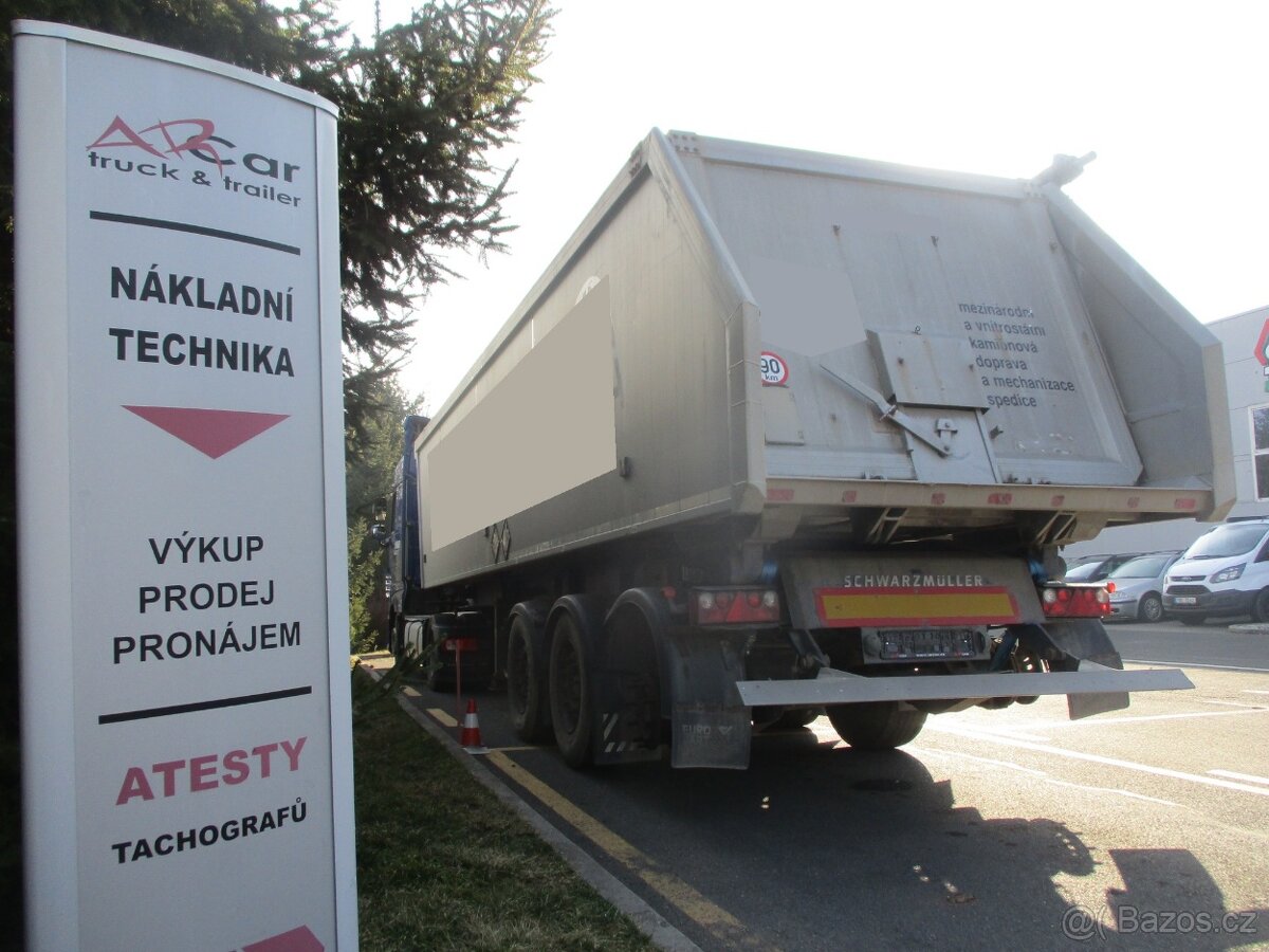 Schwarzmüller SPA 3/E 40m3 - poškozená 3. náprava