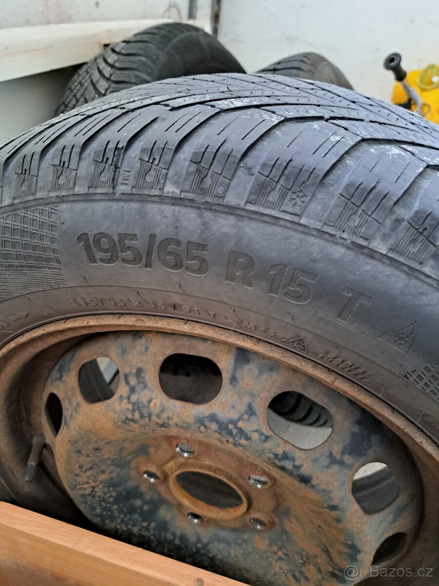 Zimní pneu na diskoch 195/65 R15 Continental