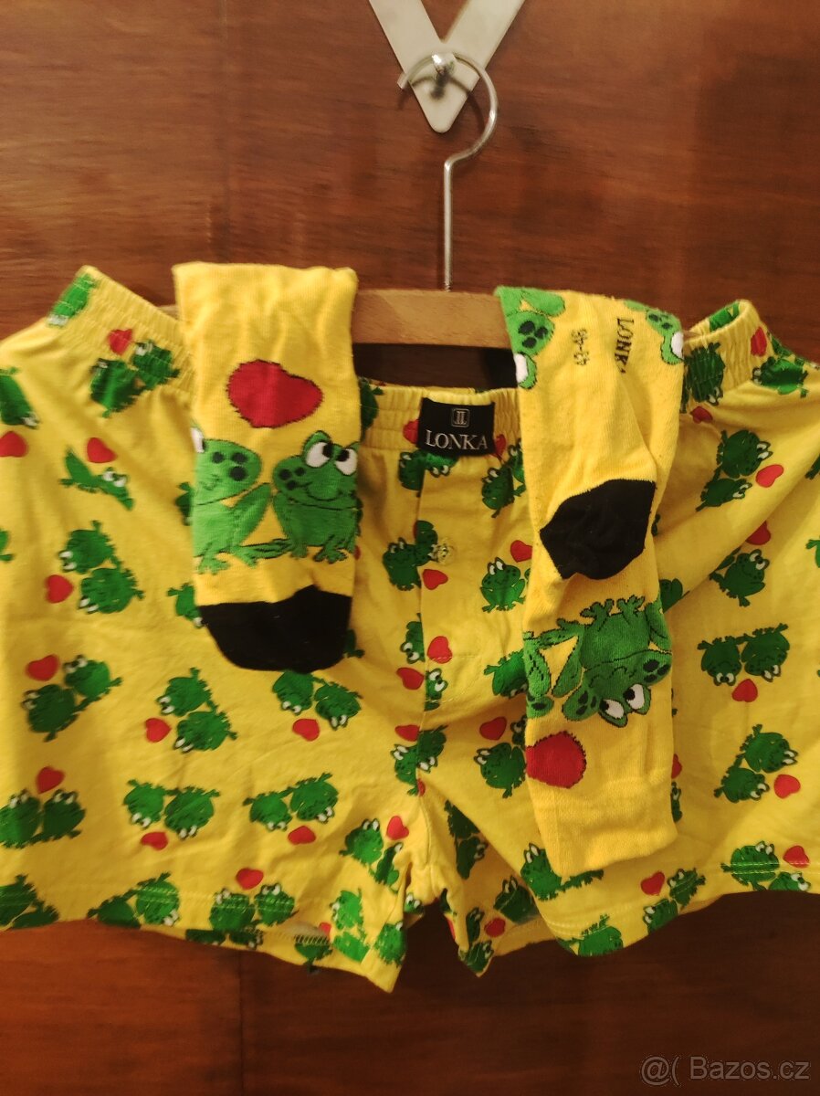 Set na spaní: Trenýrky + vyšší ponožky- motiv žab