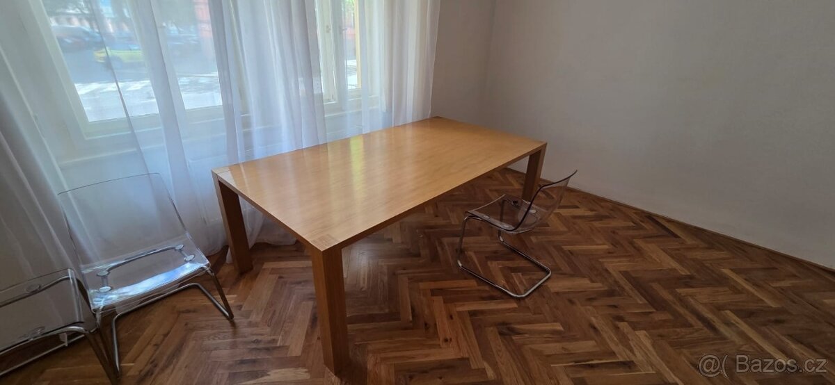 Stůl, židle