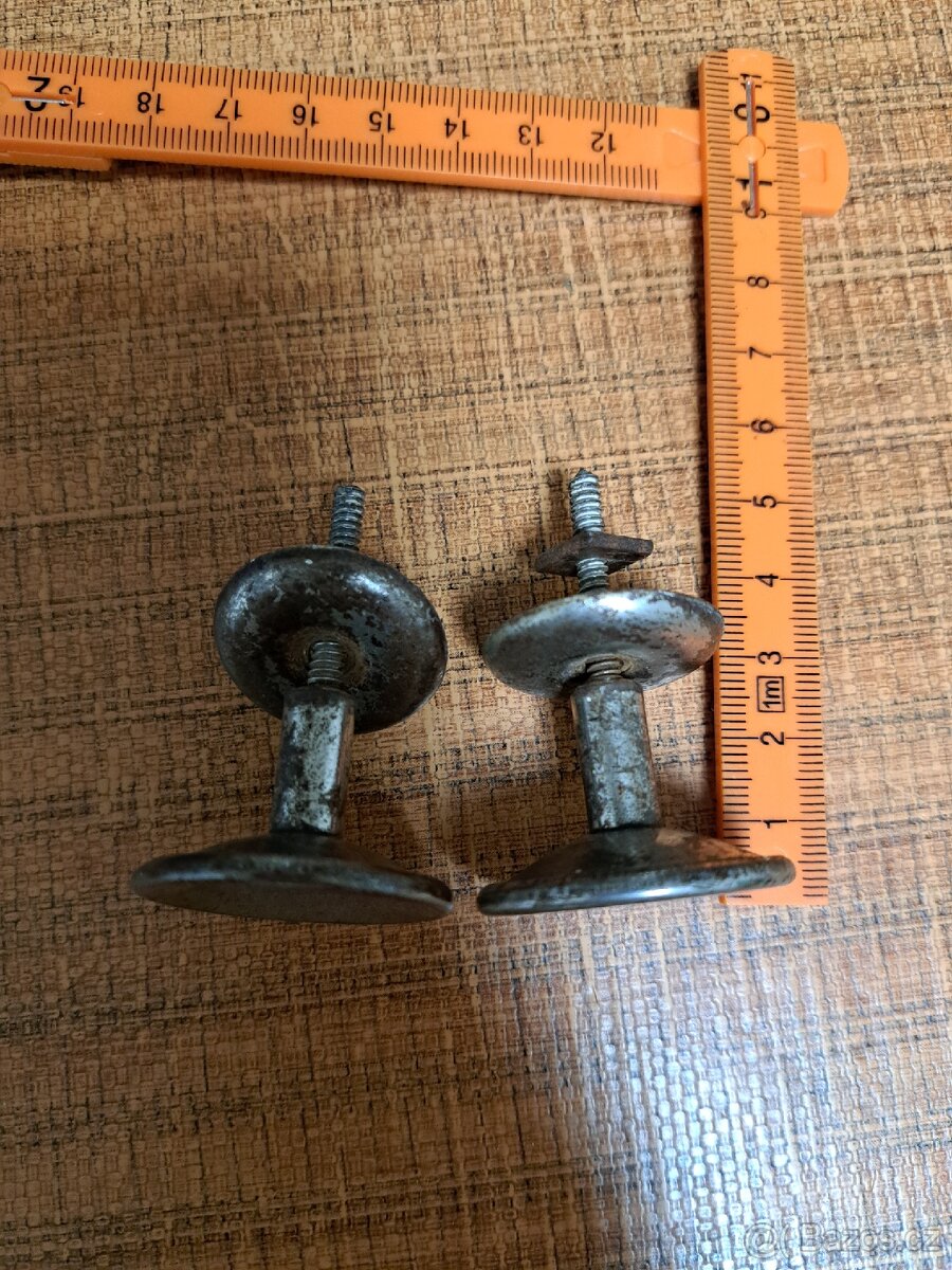 Vintage madla, úchyty šuplík / skříň