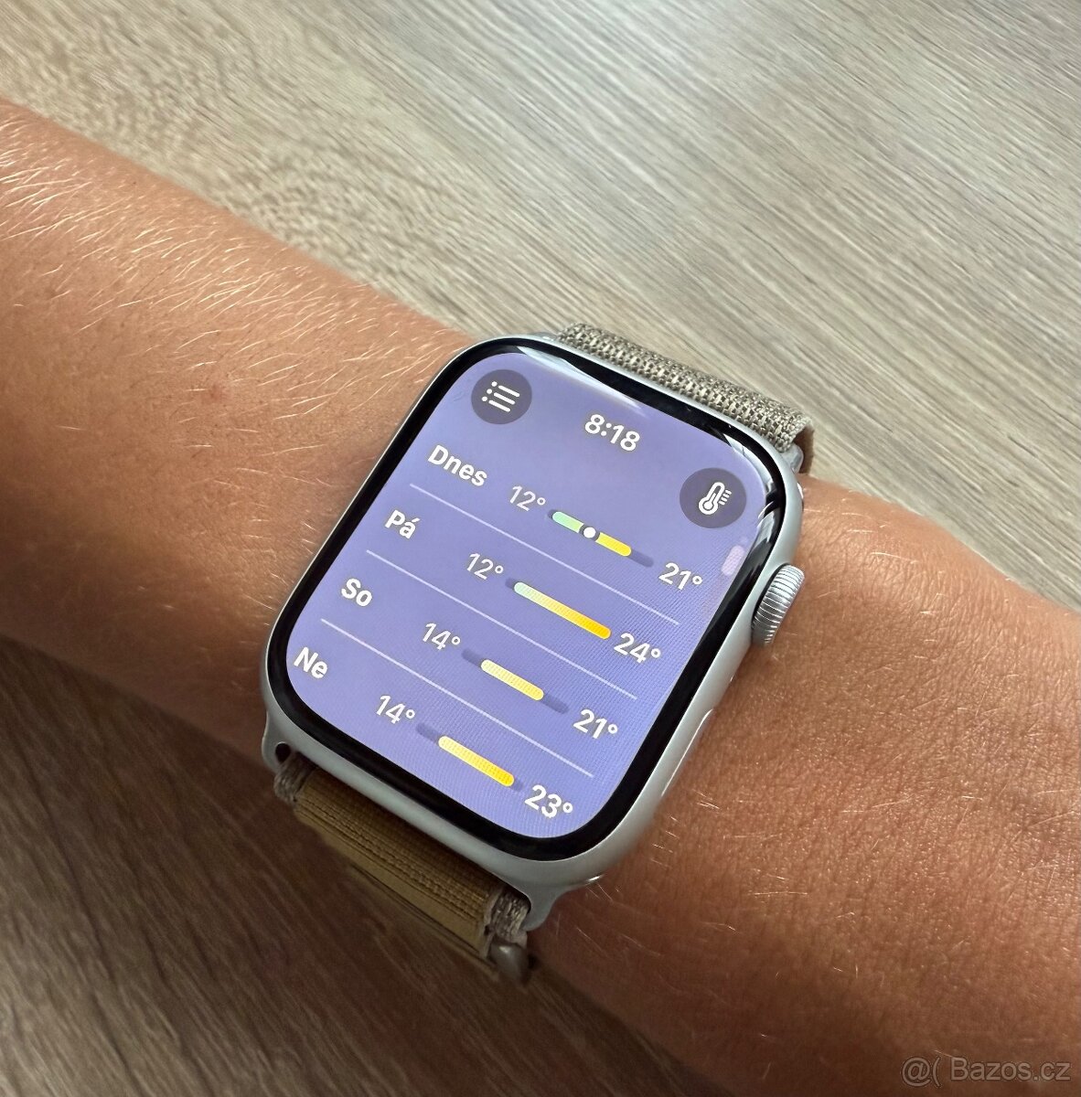 Apple Watch 8 45mm GPS Silver top stav.