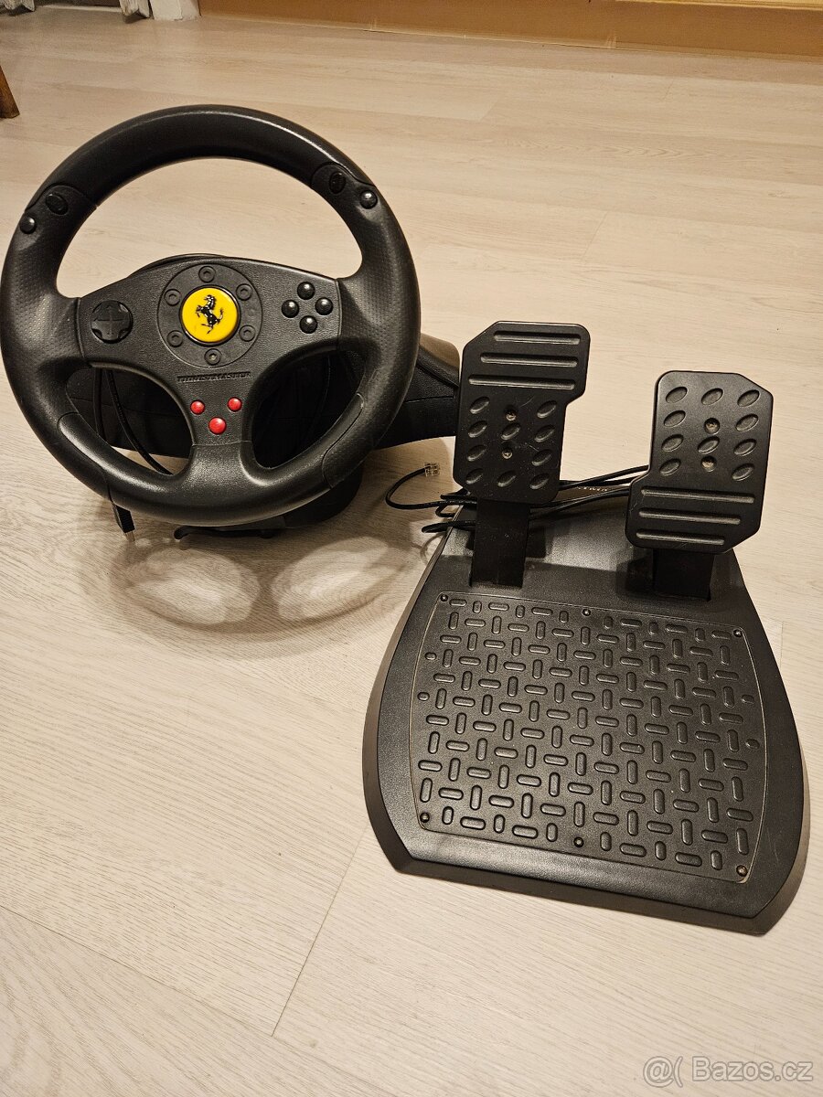 Thrustmaster Ferrari GT Experience Racing Wheel + pedály
