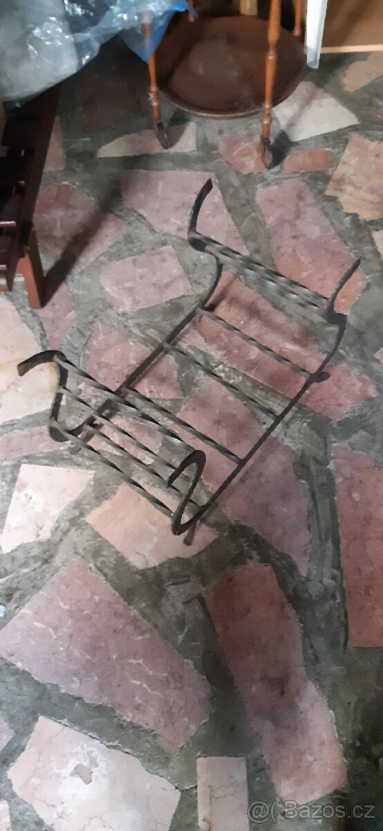 Kované koše / zásobníky na dřevo ke krbu