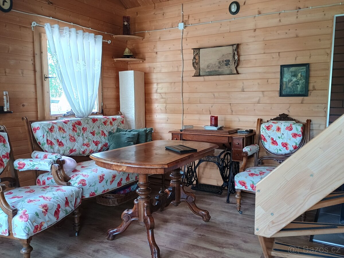 Nábytek z roku 1890 v perfektním stavu