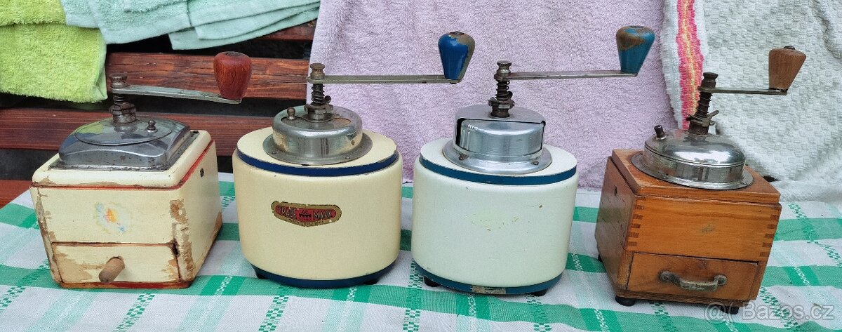 Dřevěné různé kávomlýnky