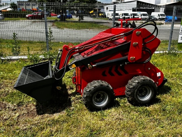 kolový nakladač, čelní nakladač, čelňák, smykač