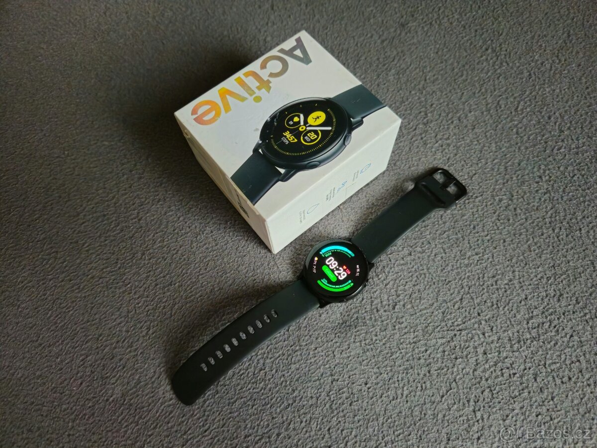 Chytré hodinky Samsung Galaxy Watch Active40mm černé krásné