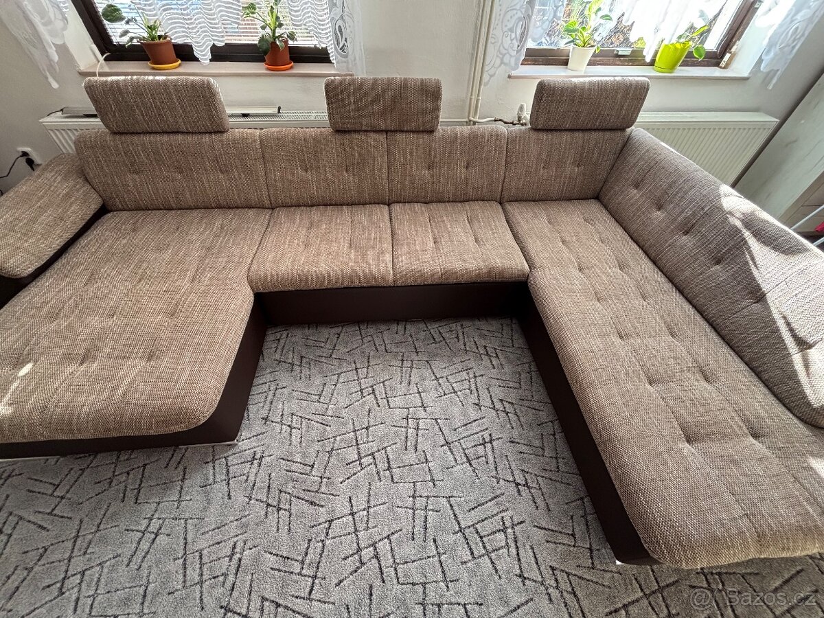 Velká rohová sedačka do tvaru U