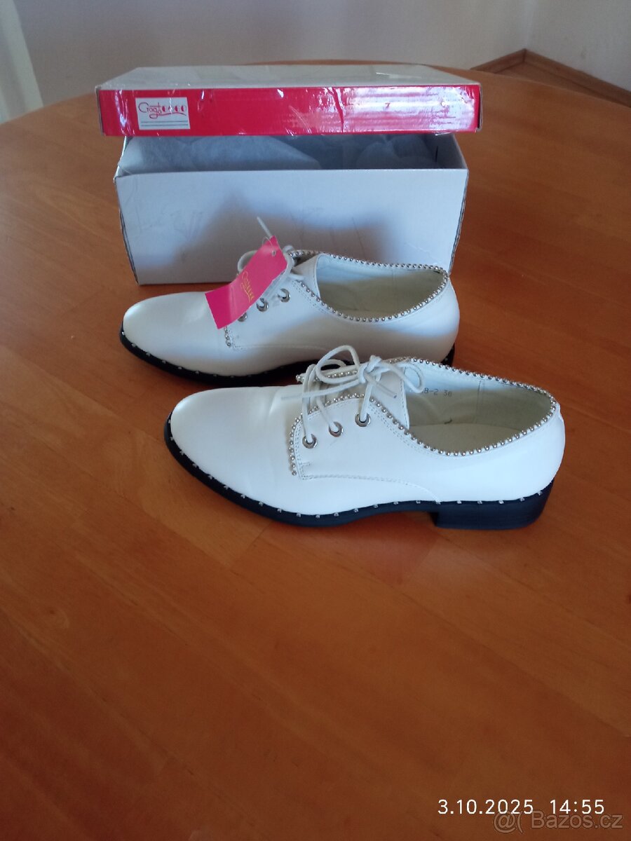Dámské bílé boty 38