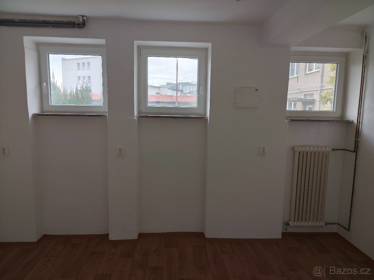 obchodní prostor 14m2